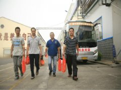 “我獻(xiàn)血，我光榮”